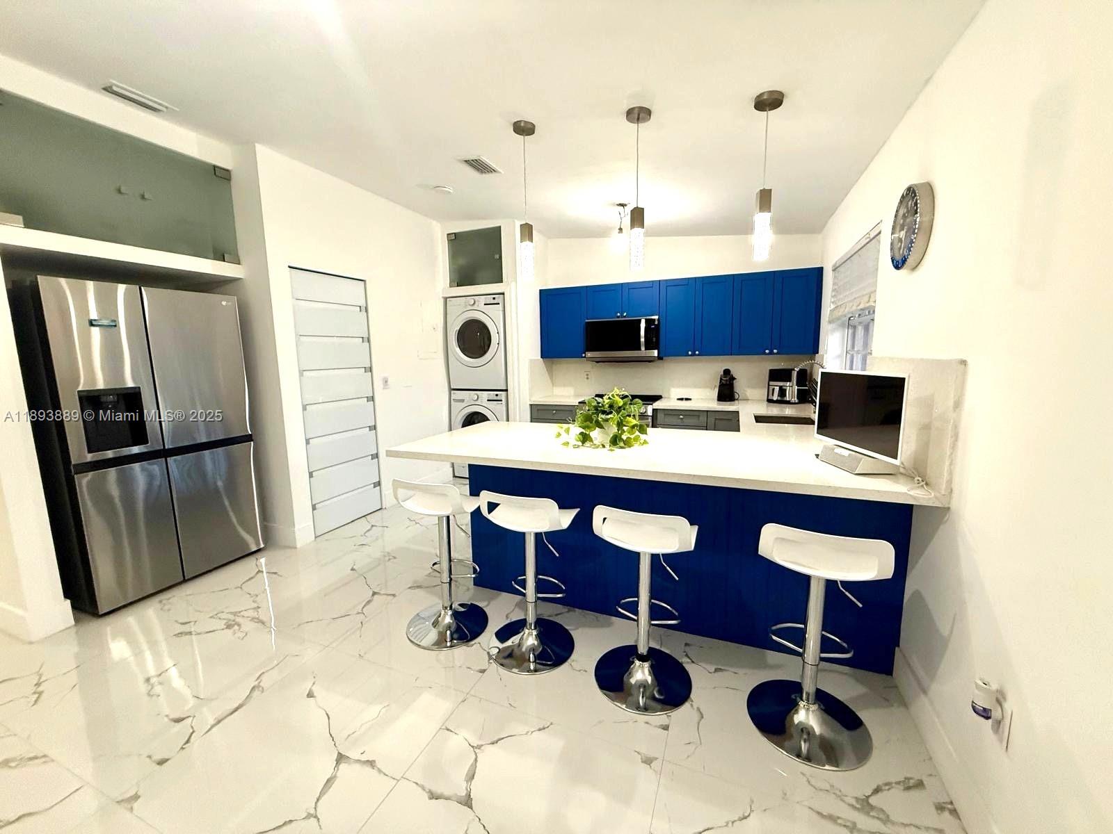 LAMBIANCE TOWNHOMES KENDA - Residential