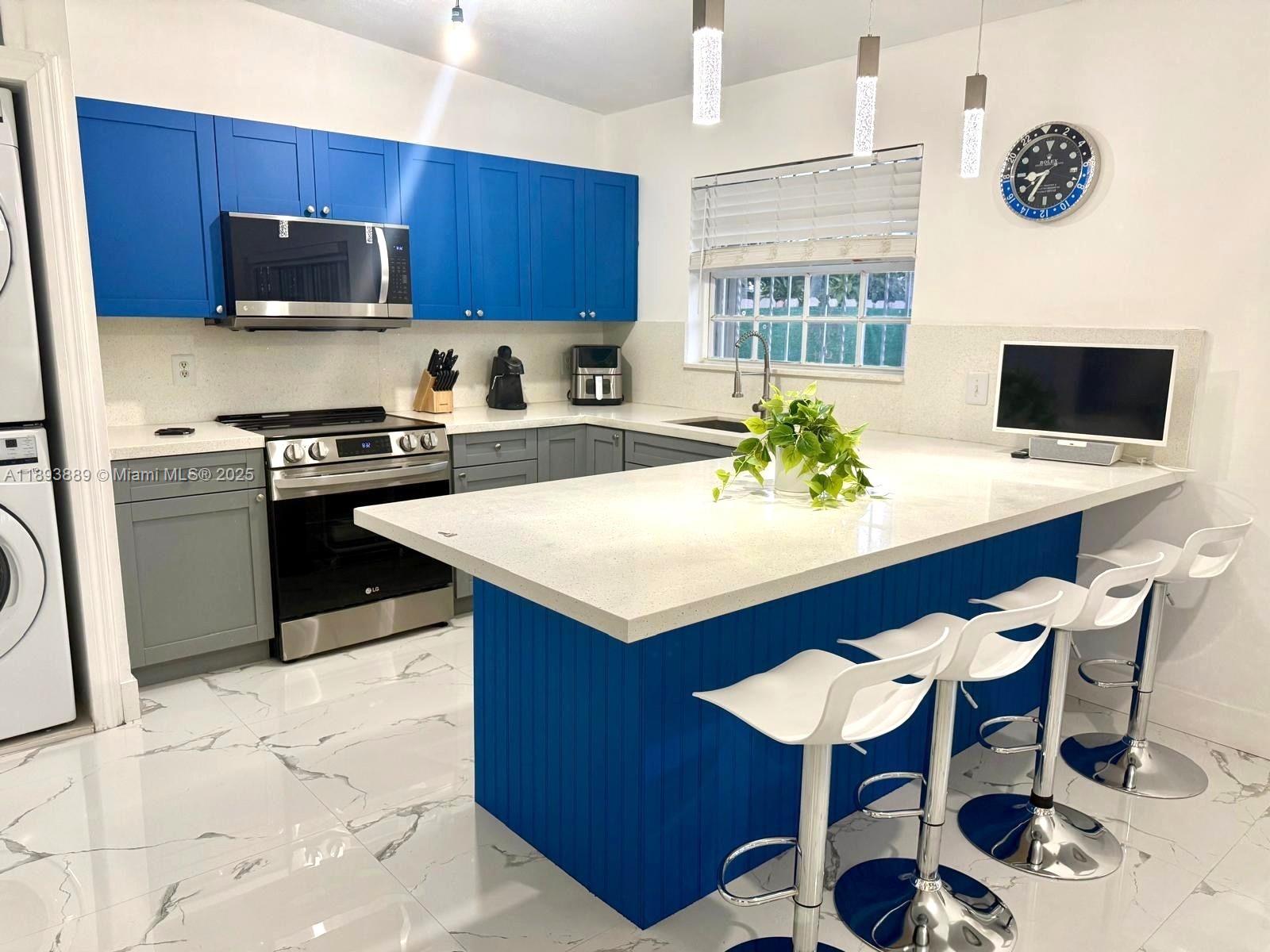 LAMBIANCE TOWNHOMES KENDA - Residential