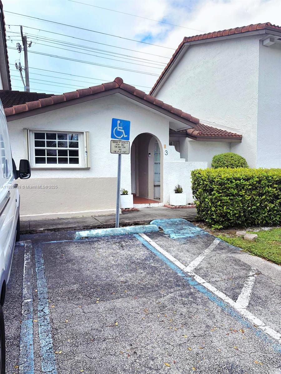 LAMBIANCE TOWNHOMES KENDA - Residential
