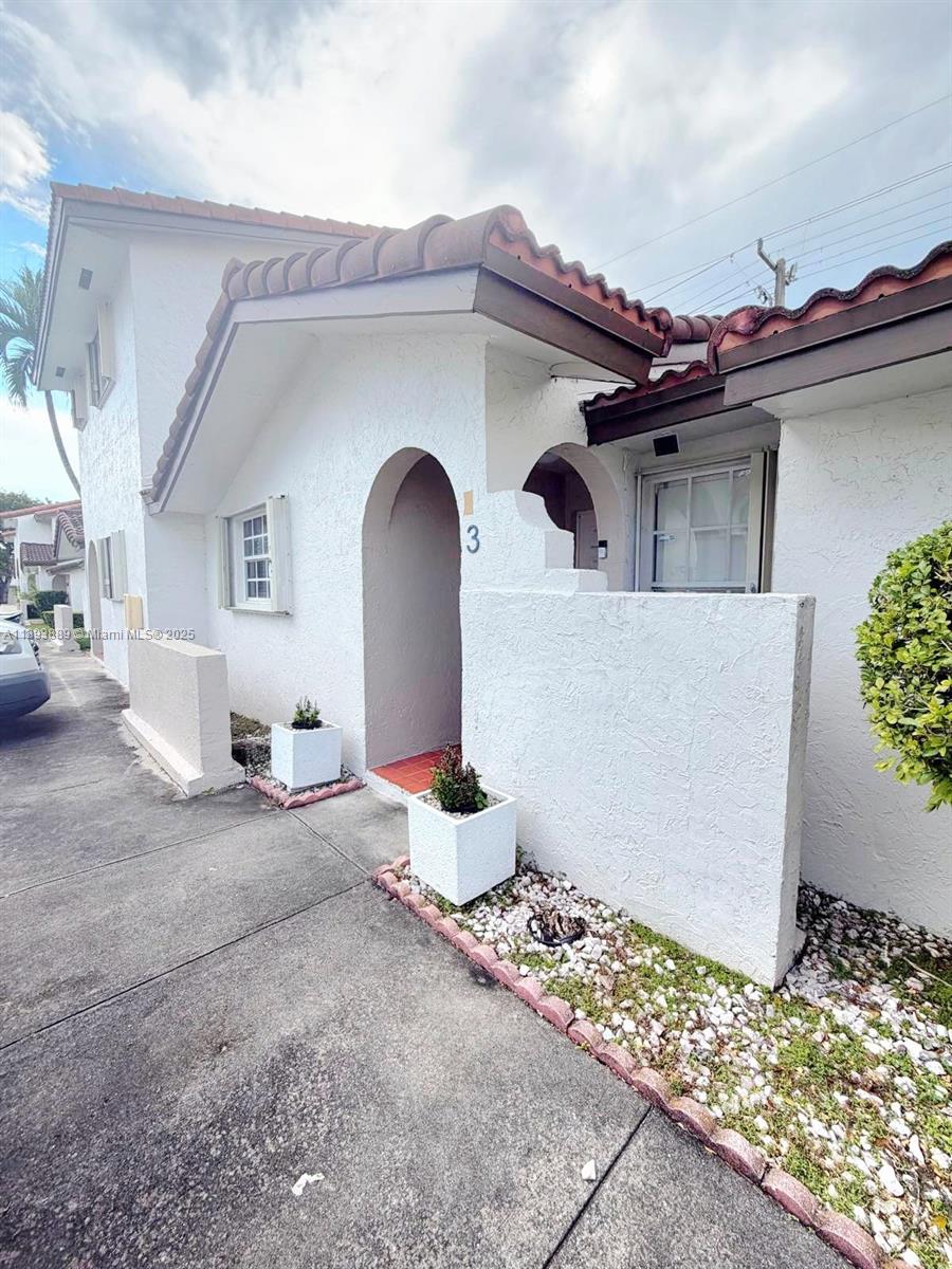 LAMBIANCE TOWNHOMES KENDA - Residential