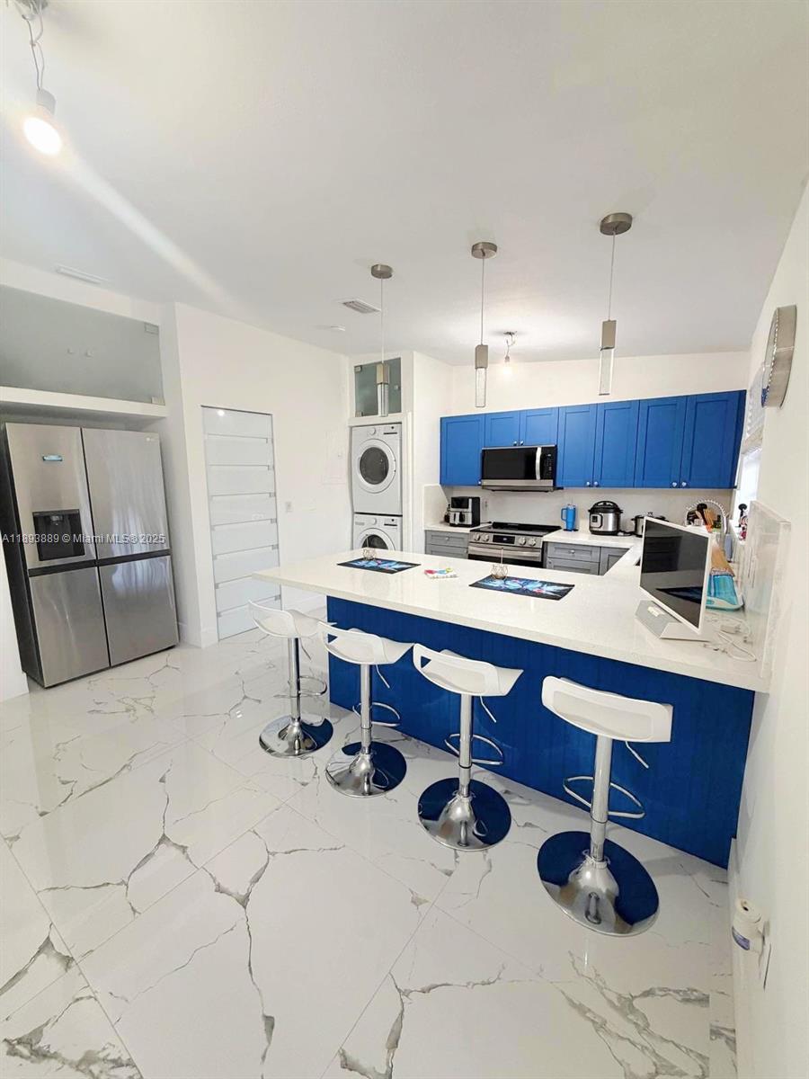 LAMBIANCE TOWNHOMES KENDA - Residential