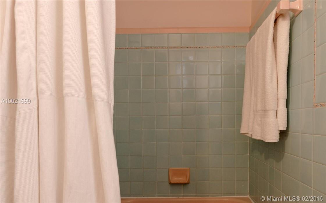 Mitchell Manor - Residential