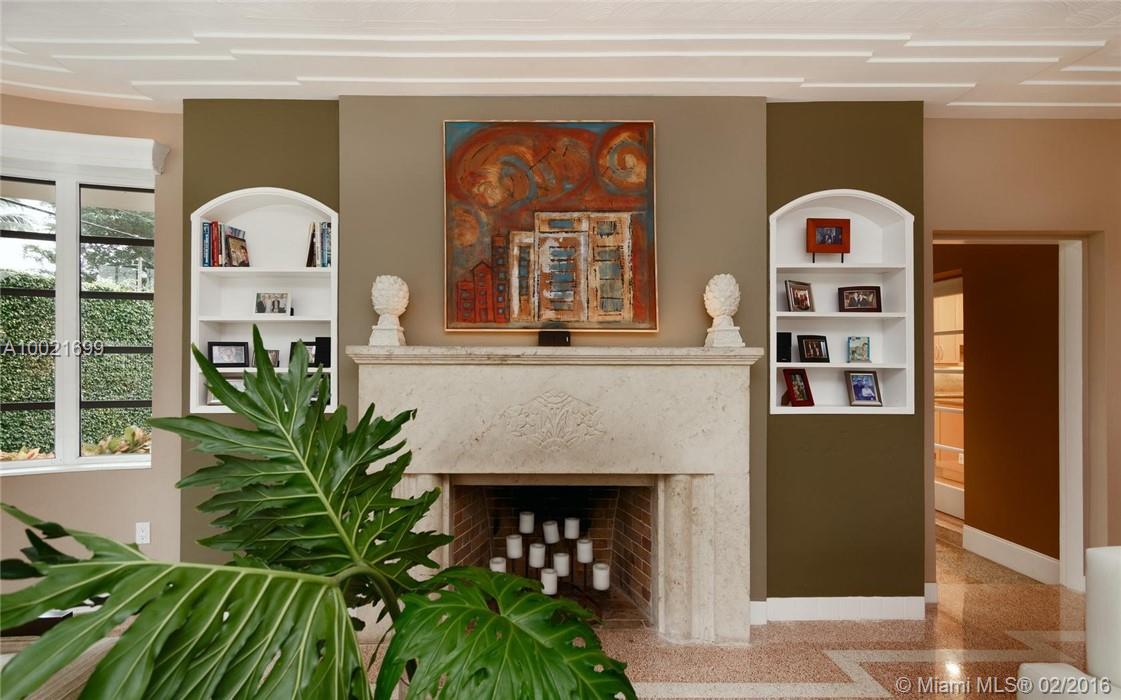 Mitchell Manor - Residential