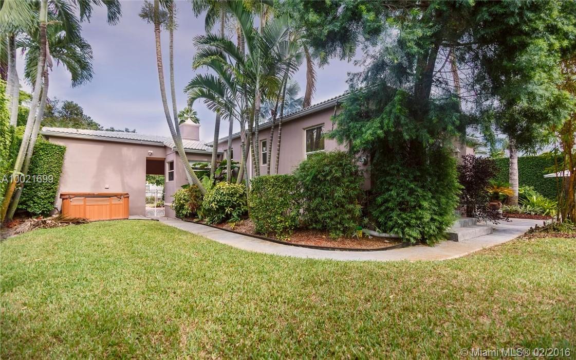 Mitchell Manor - Residential