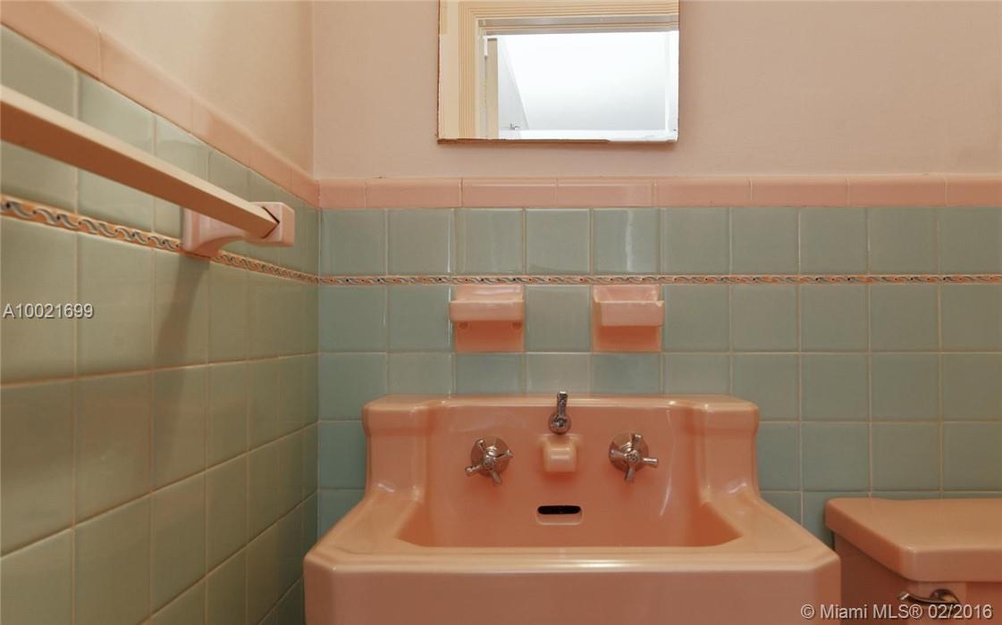 Mitchell Manor - Residential