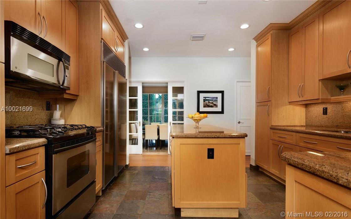 Mitchell Manor - Residential