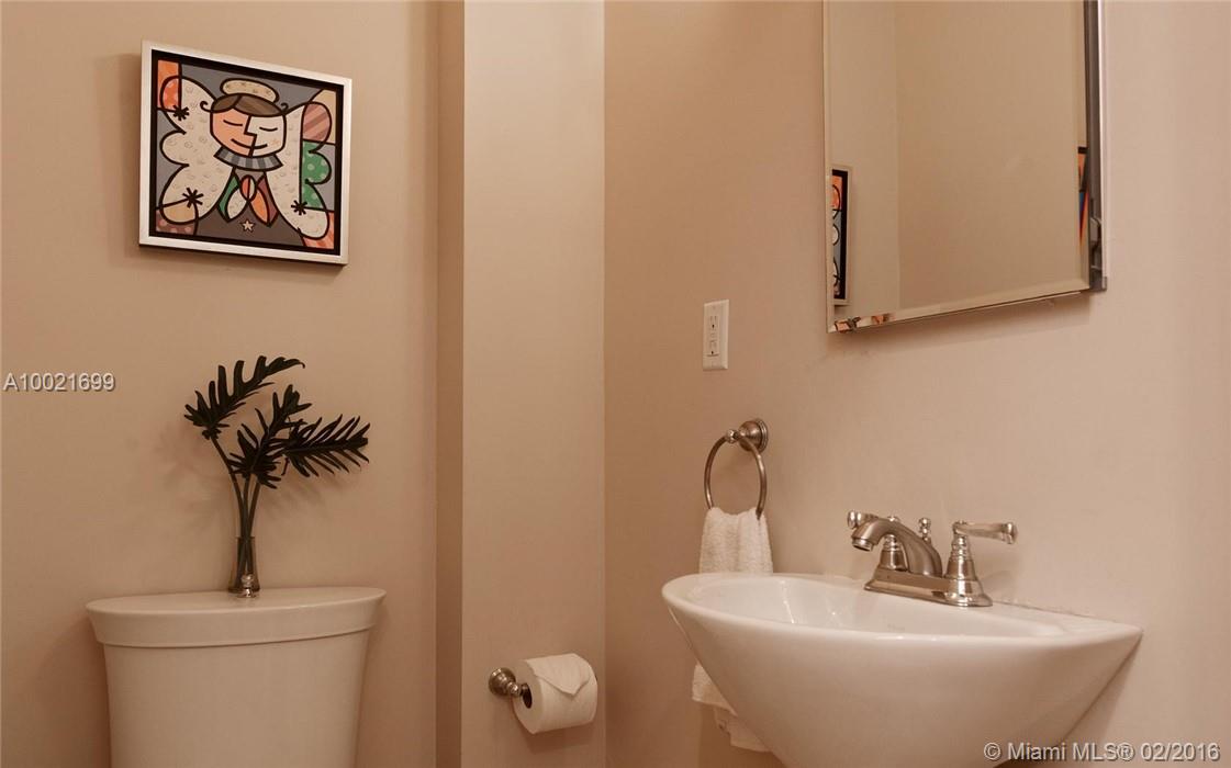 Mitchell Manor - Residential