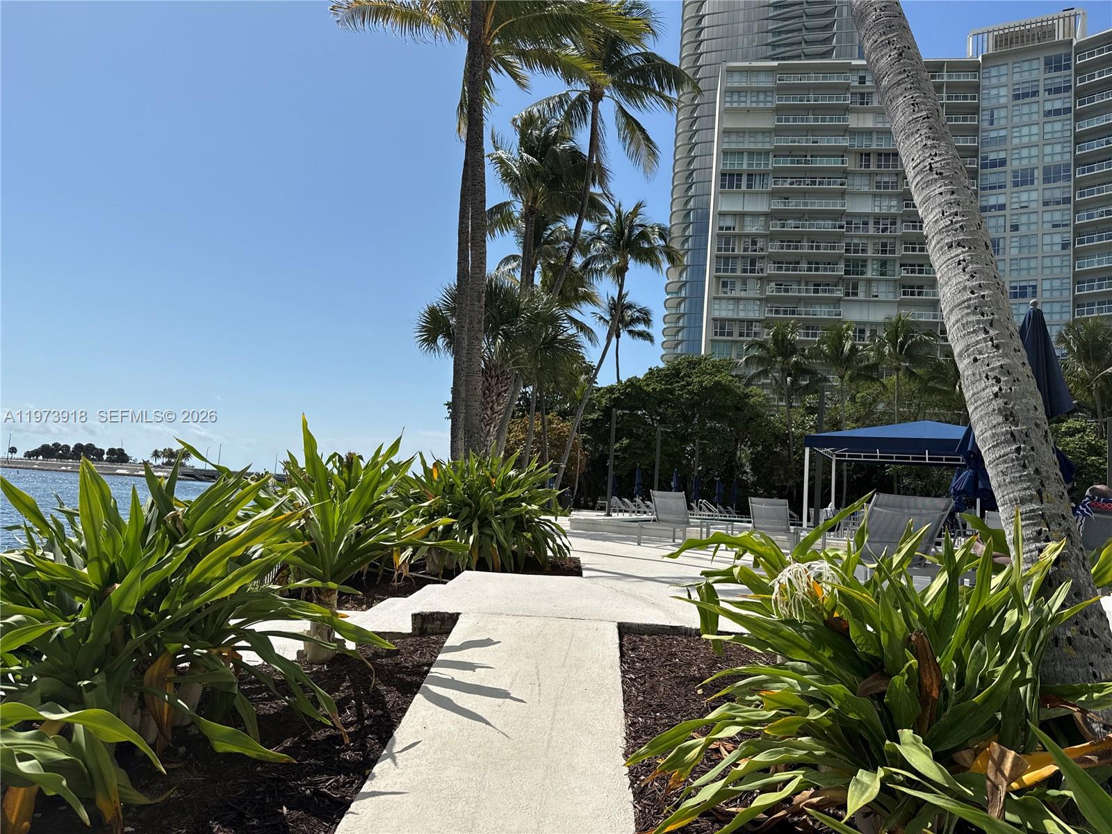 BRICKELL BAY CLUB CONDO - Residential