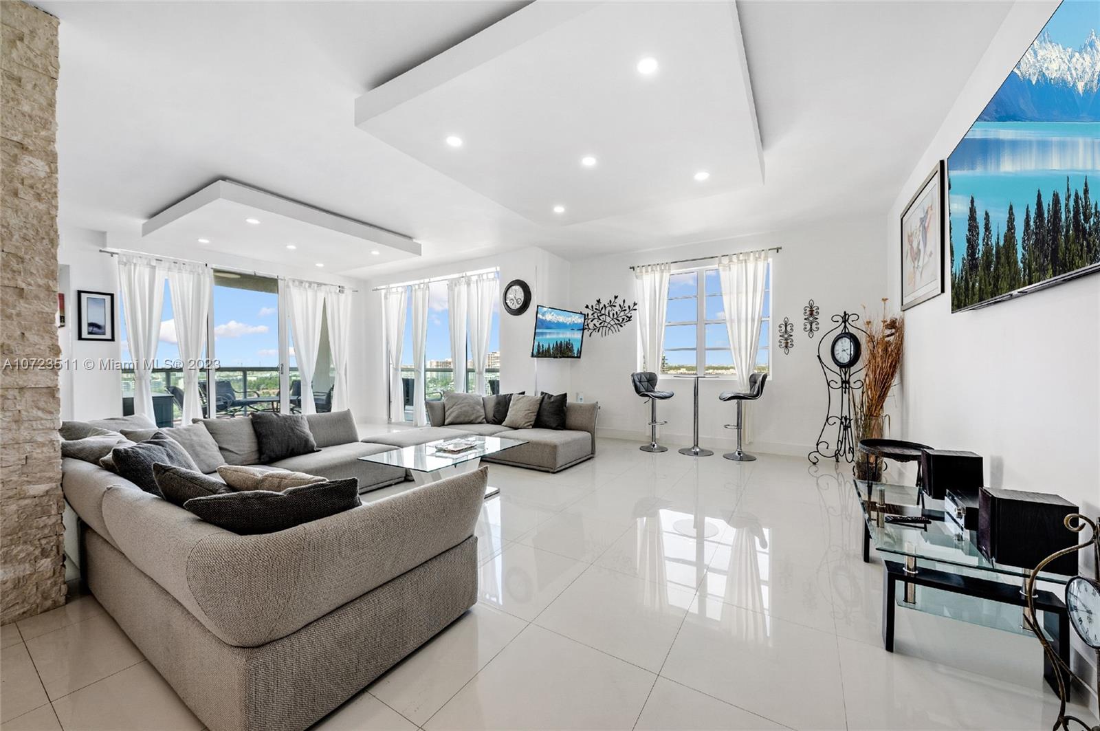 SIAN OCEAN RESIDENCES CON - Residential Lease