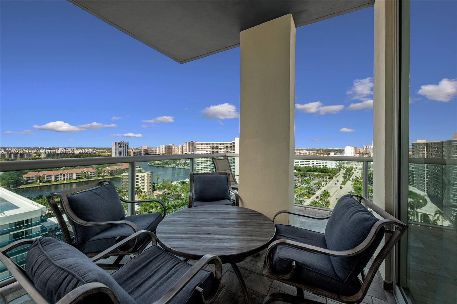 SIAN OCEAN RESIDENCES CON - Residential Lease