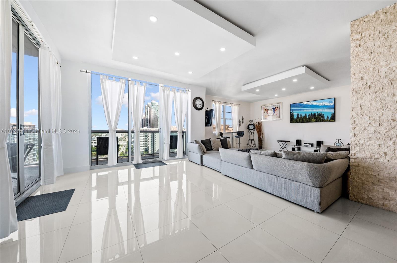 SIAN OCEAN RESIDENCES CON - Residential Lease