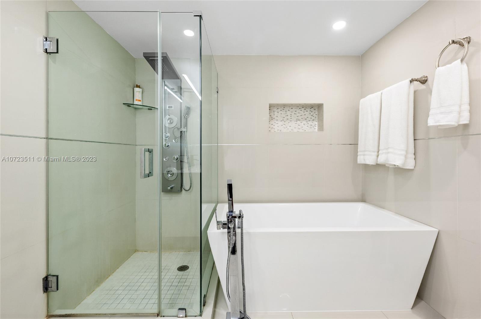 SIAN OCEAN RESIDENCES CON - Residential Lease