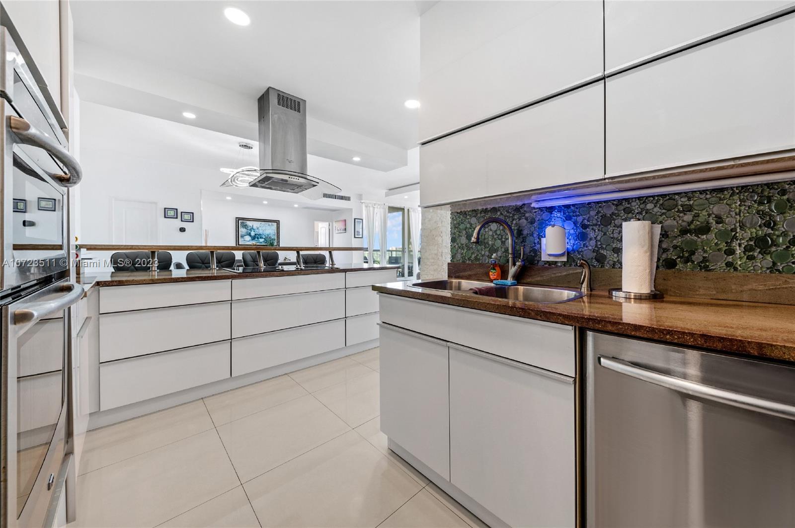 SIAN OCEAN RESIDENCES CON - Residential Lease