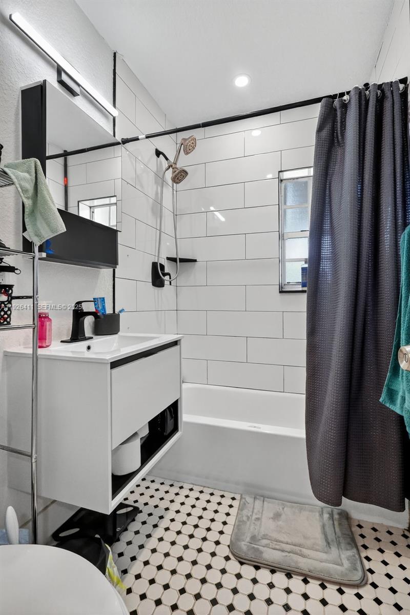 BUNCHE PARK - Residential