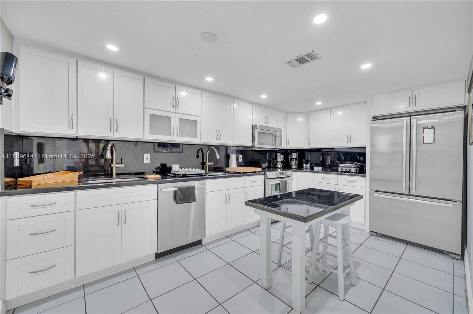 5001 Collins Ave 16F