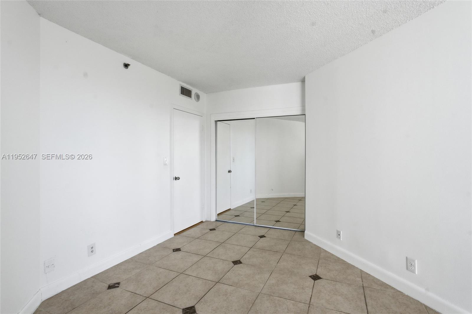 THE LANDMARK CONDO - Residential