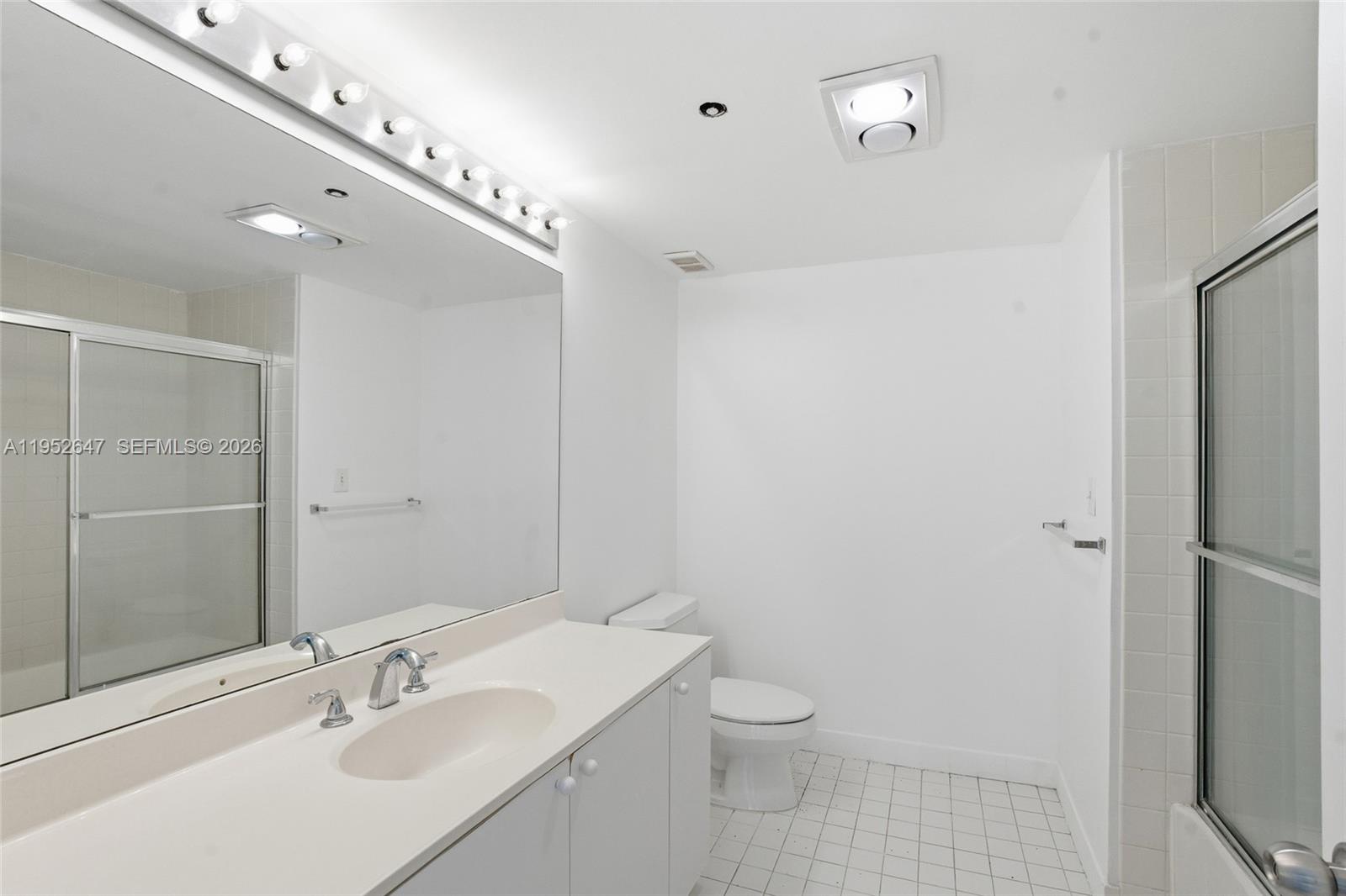 THE LANDMARK CONDO - Residential