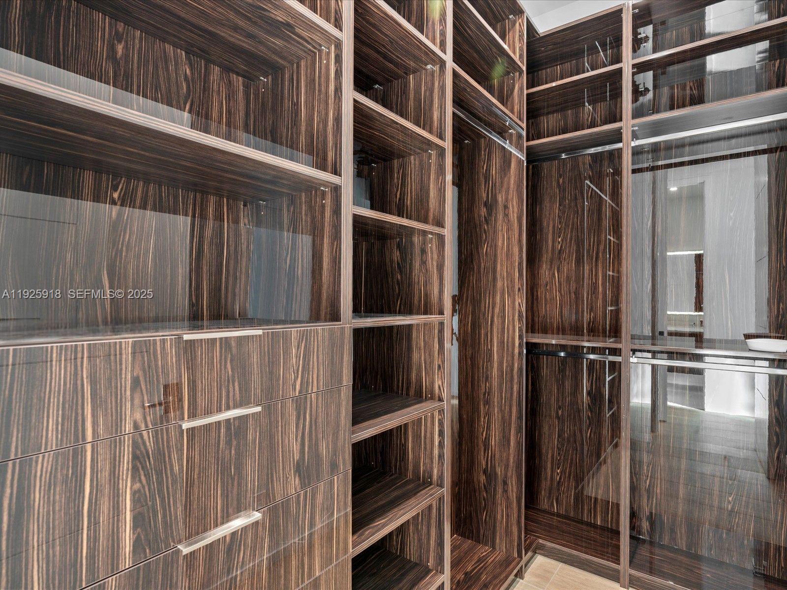 VENICE RESUB OF BLKS 5 & - Residential