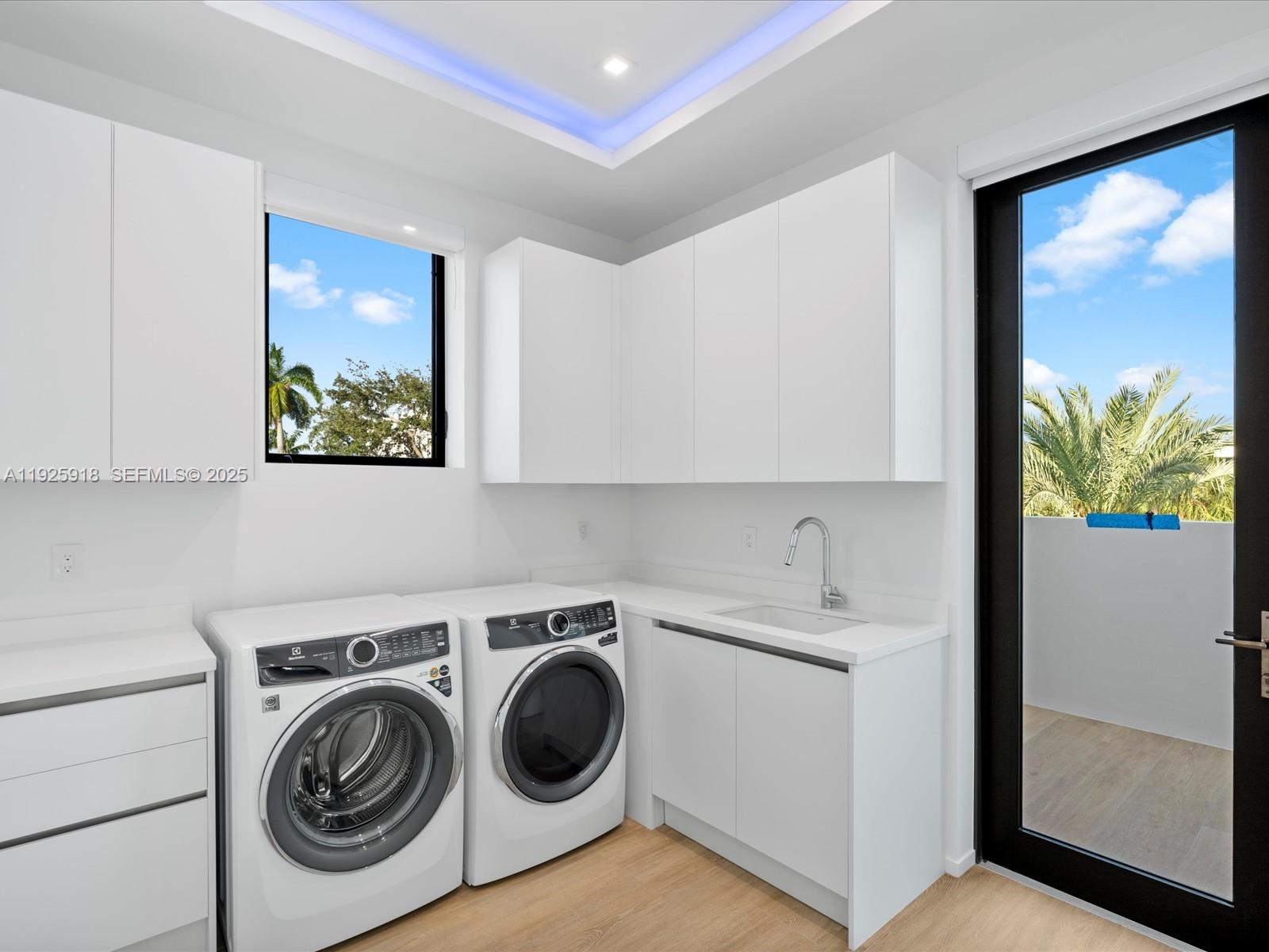 VENICE RESUB OF BLKS 5 & - Residential