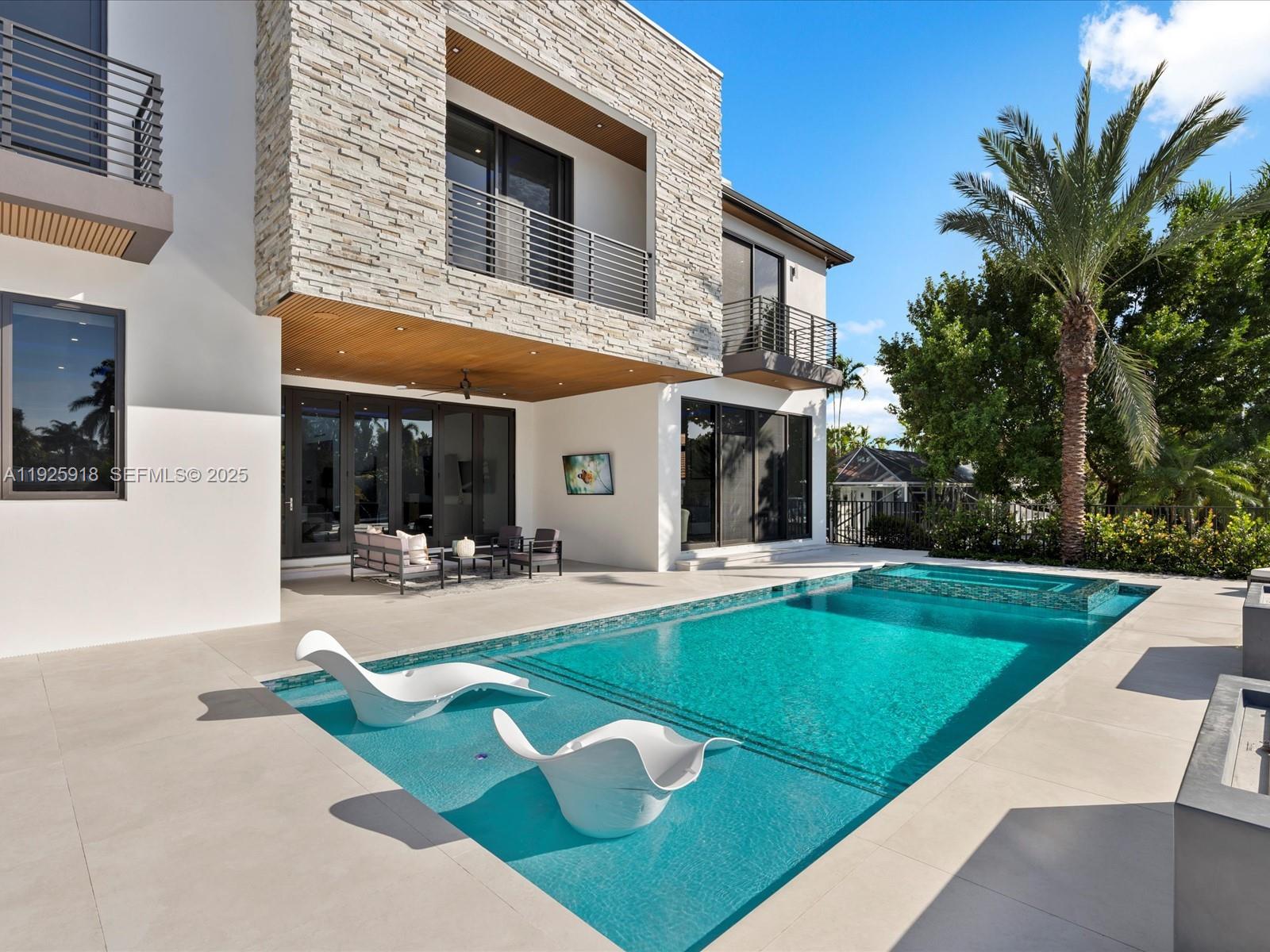 VENICE RESUB OF BLKS 5 & - Residential