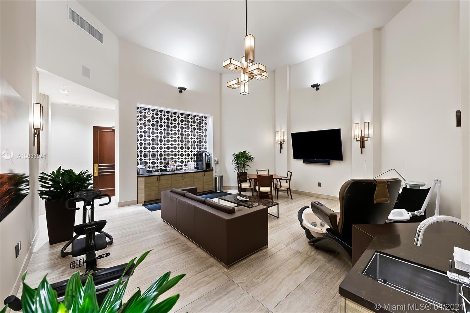 THE GABLES CONDO - Residential