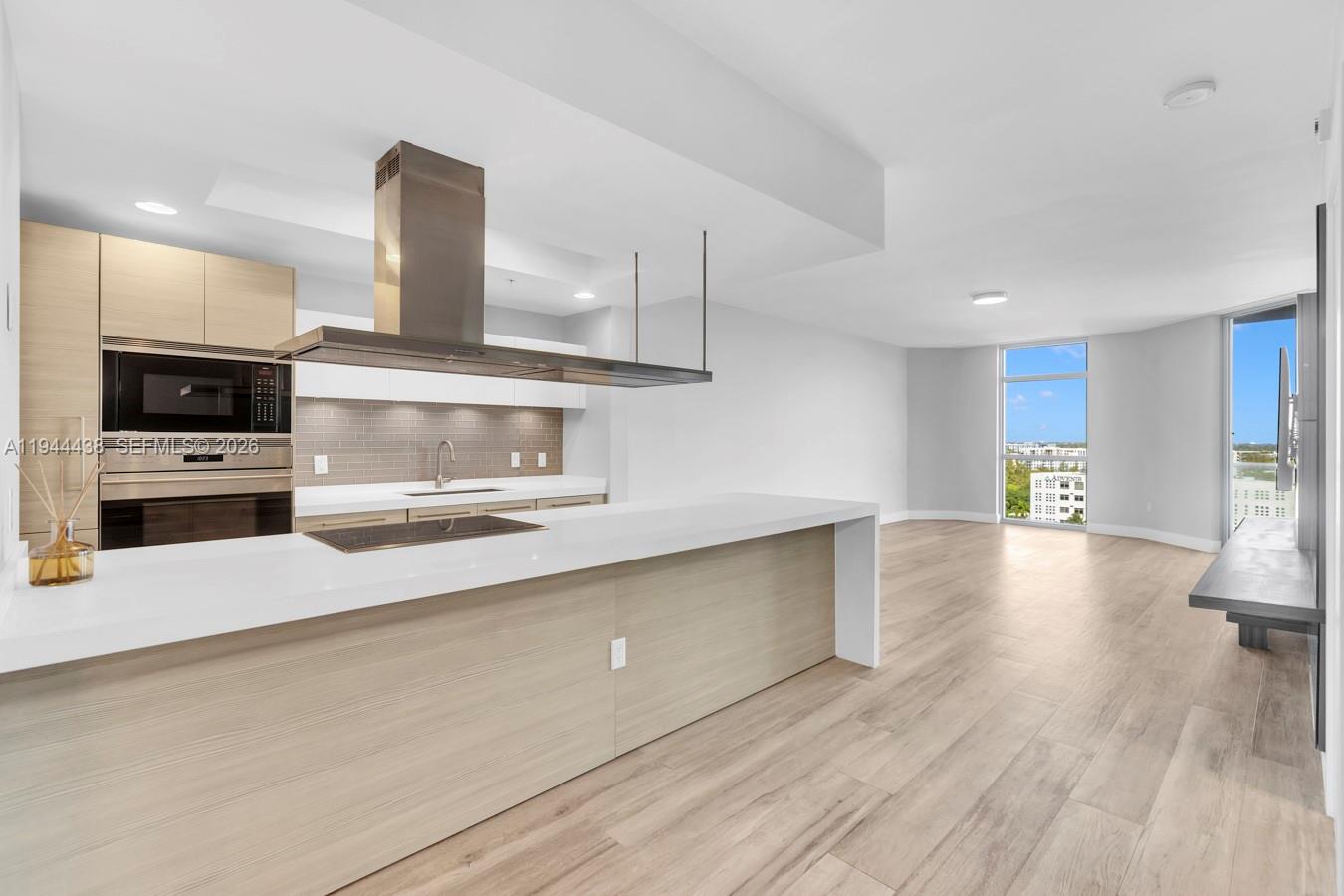 17301 Biscayne Blvd 1106