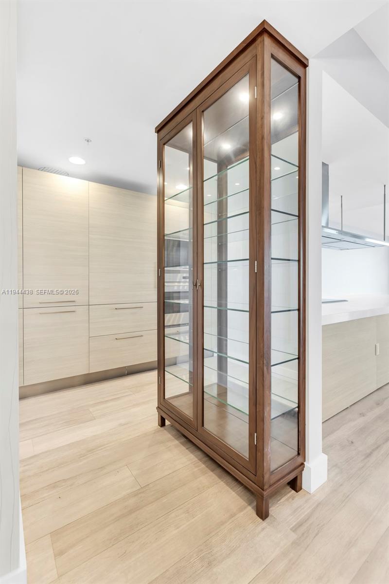 MARINA PALMS RESIDENCES - Residential