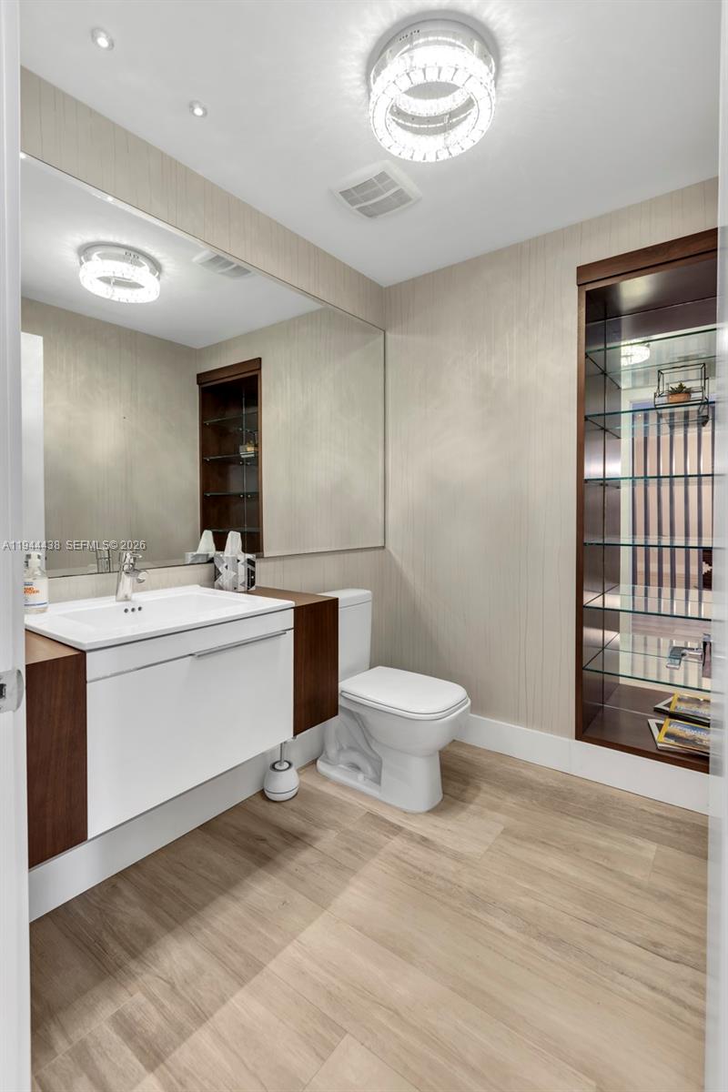 MARINA PALMS RESIDENCES - Residential