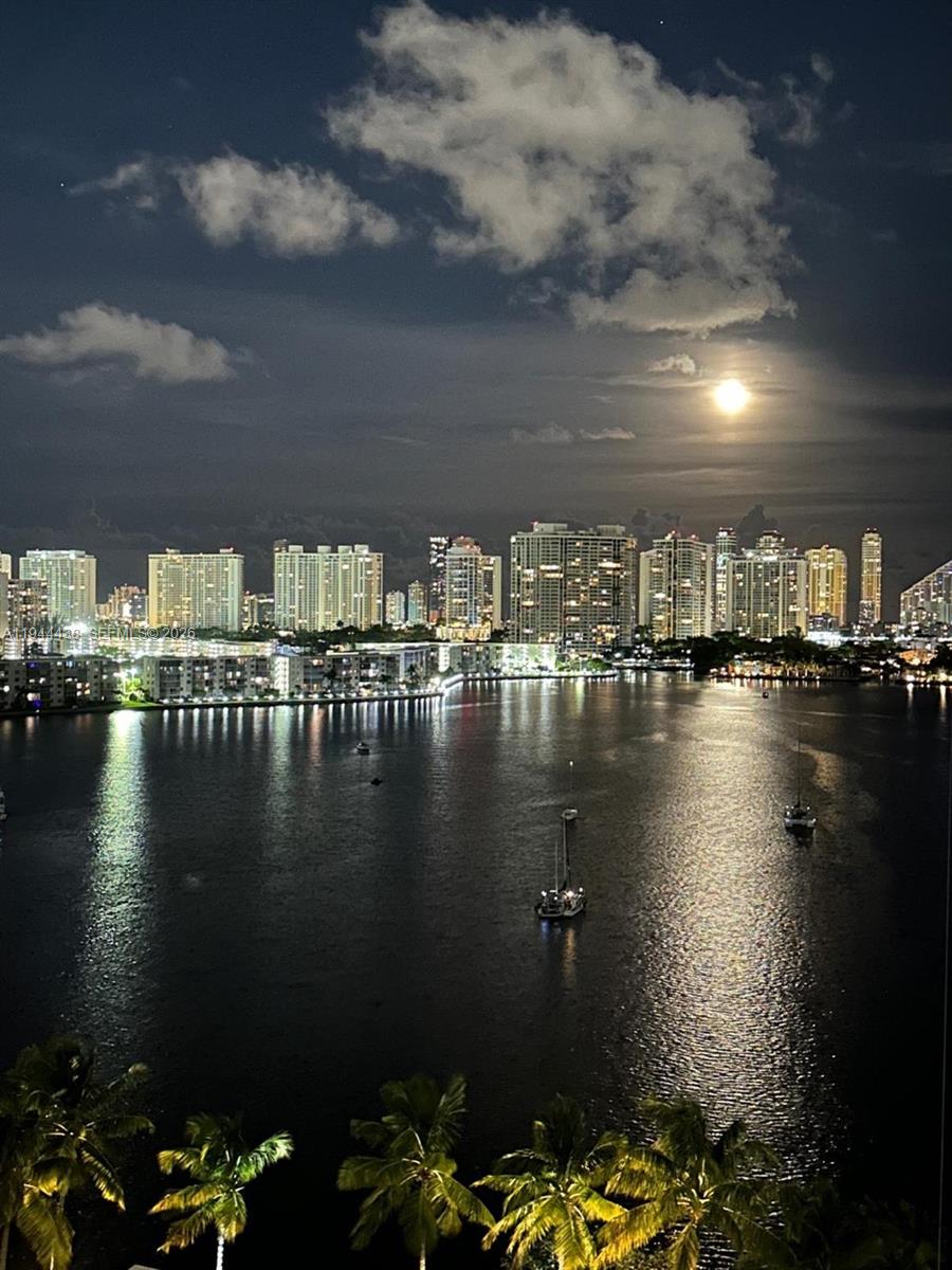 MARINA PALMS RESIDENCES - Residential