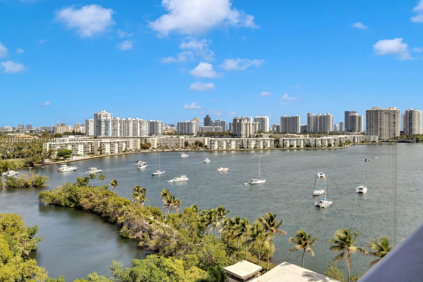 MARINA PALMS RESIDENCES - Residential