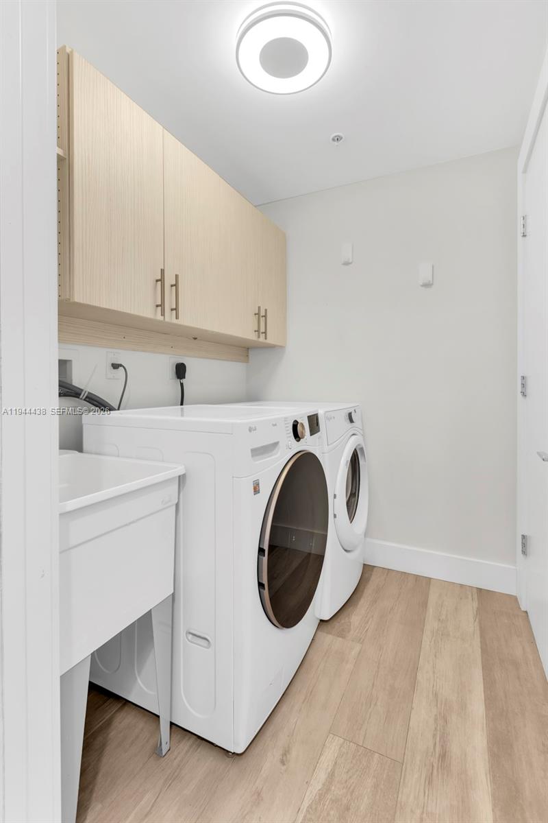 MARINA PALMS RESIDENCES - Residential