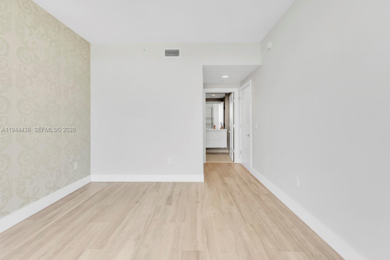 MARINA PALMS RESIDENCES - Residential