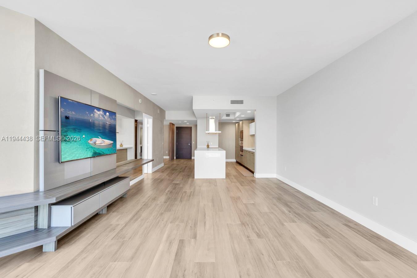 17301 Biscayne Blvd 1106