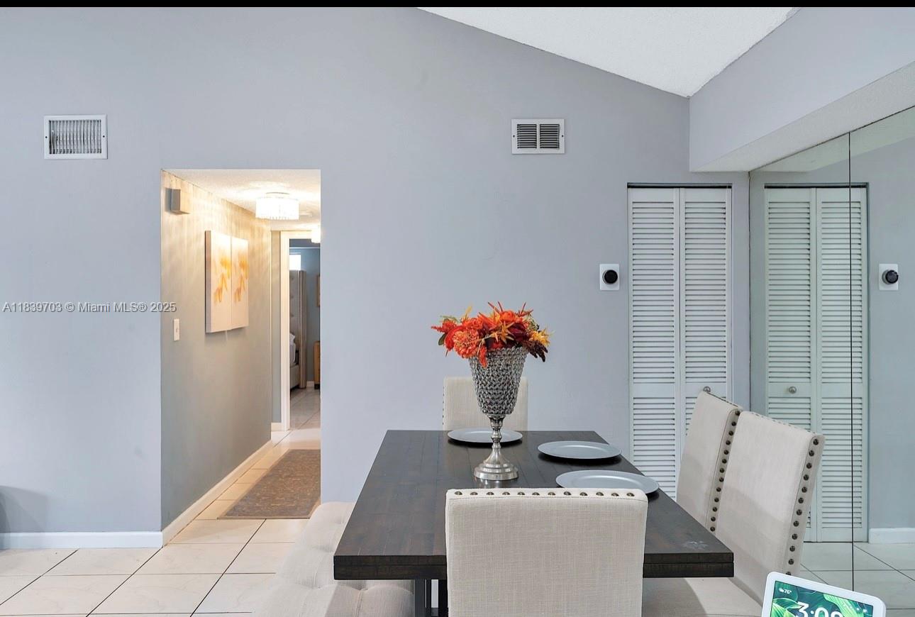 OAKLAND FOREST CLUB CONDO - Residential