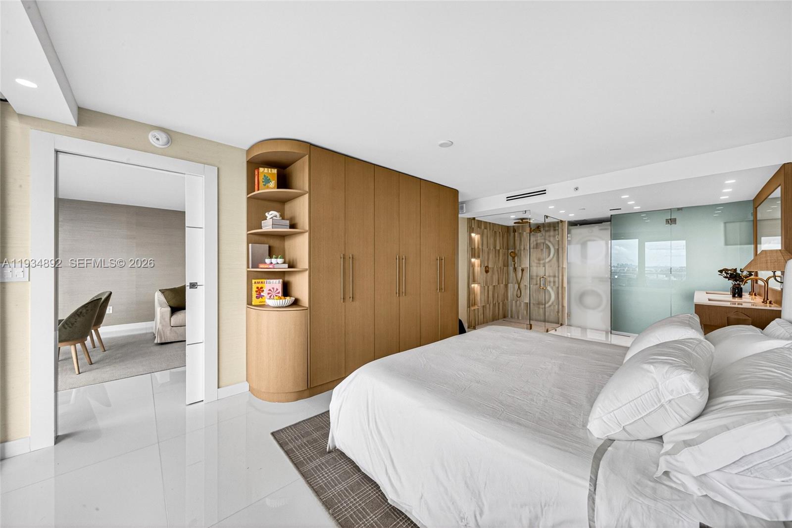 SOUTH POINTE TOWERS CONDO - Residential