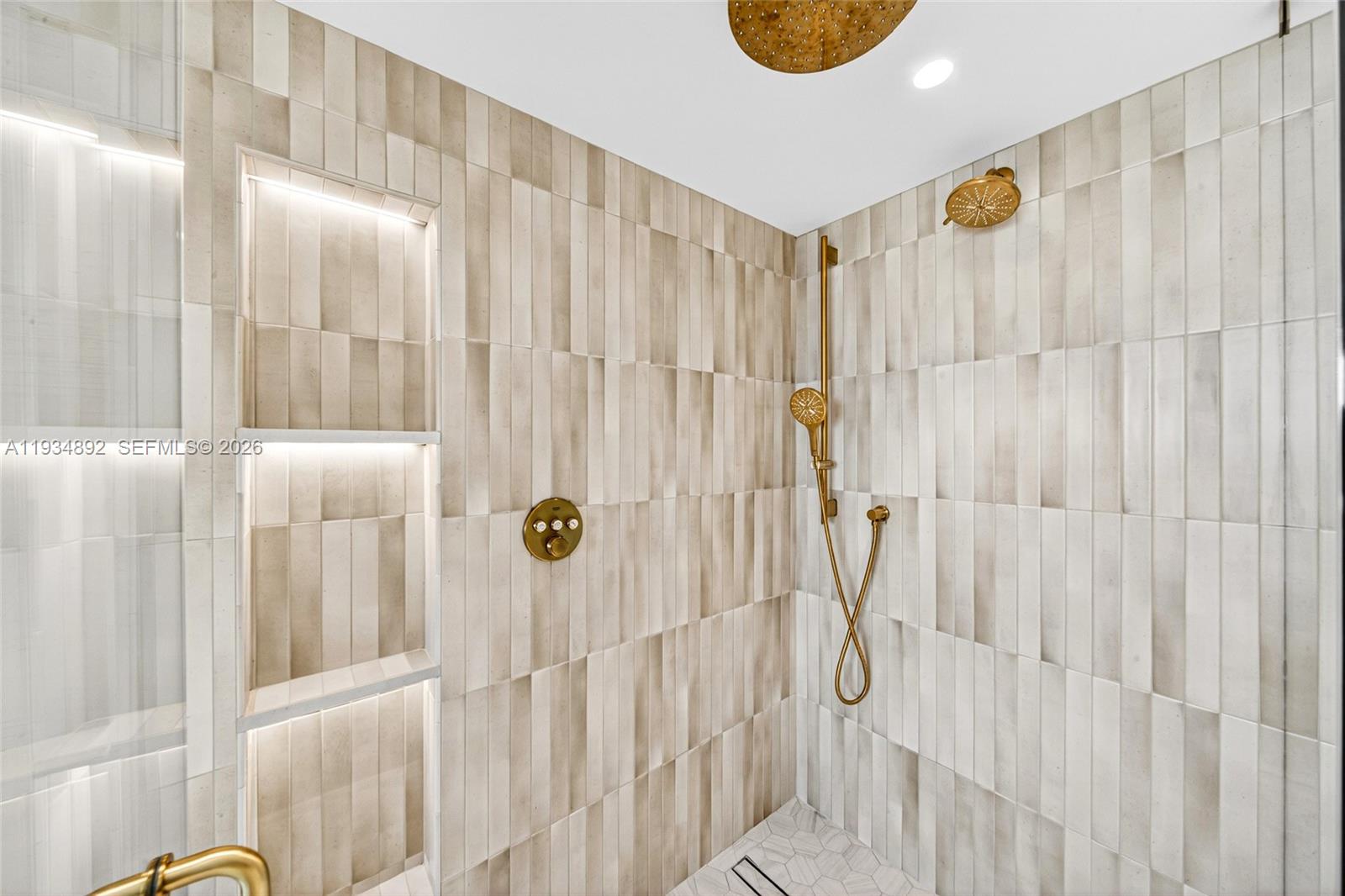 SOUTH POINTE TOWERS CONDO - Residential