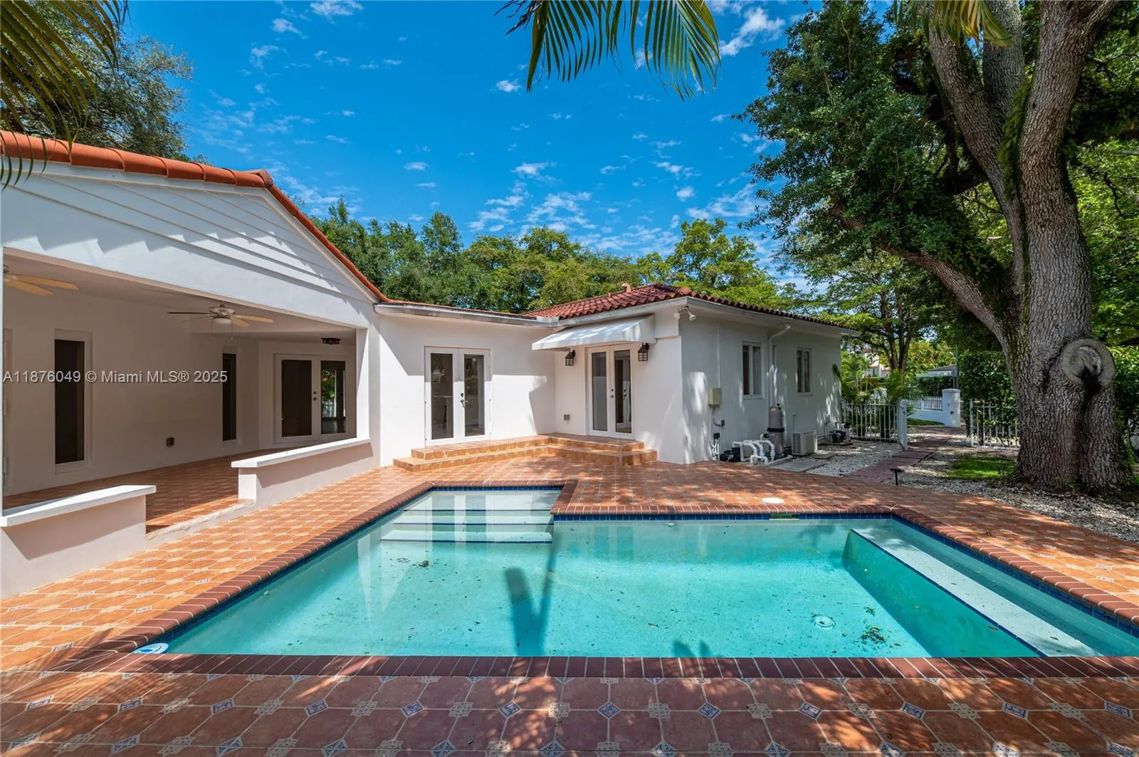 Coral Gables, Florida 33134, United States, 5 Bedrooms Bedrooms, ,4 BathroomsBathrooms,Residential,Active,216302