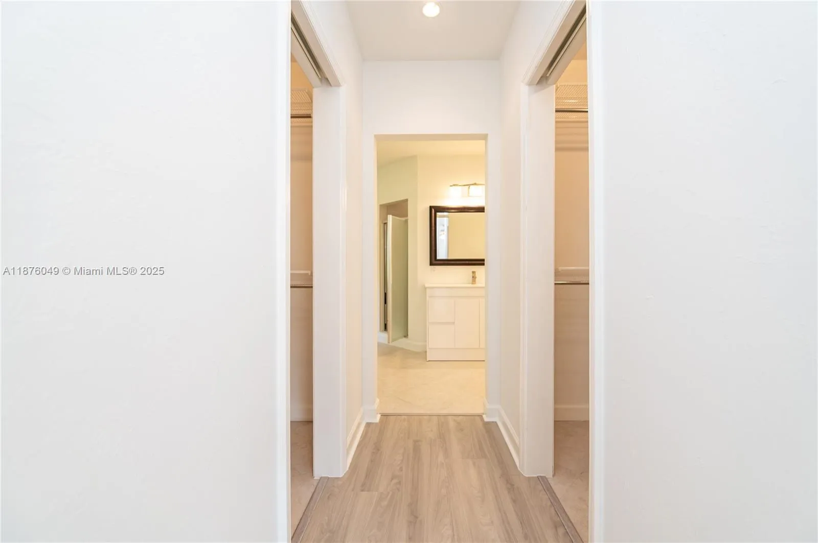 Coral Gables, Florida 33134, United States, 5 Bedrooms Bedrooms, ,4 BathroomsBathrooms,Residential,Active,216302