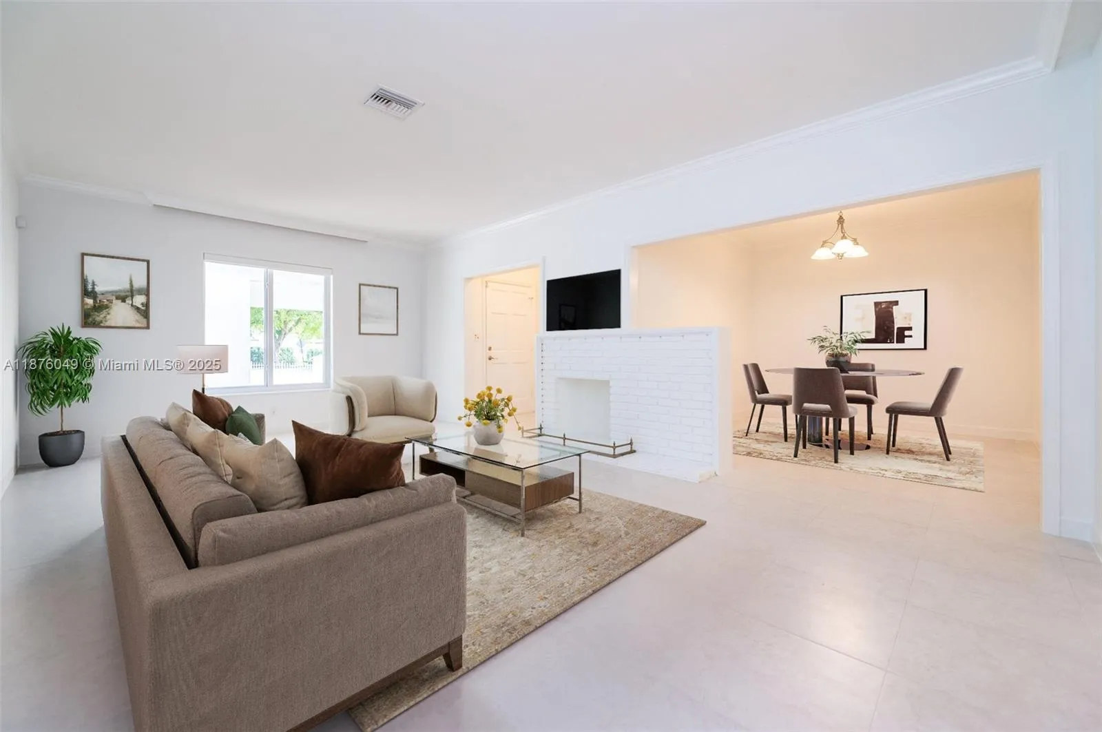 Coral Gables, Florida 33134, United States, 5 Bedrooms Bedrooms, ,4 BathroomsBathrooms,Residential,Active,216302