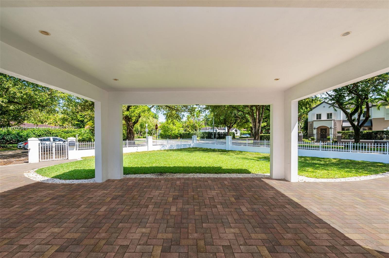CORAL GABLES SEC E - Residential