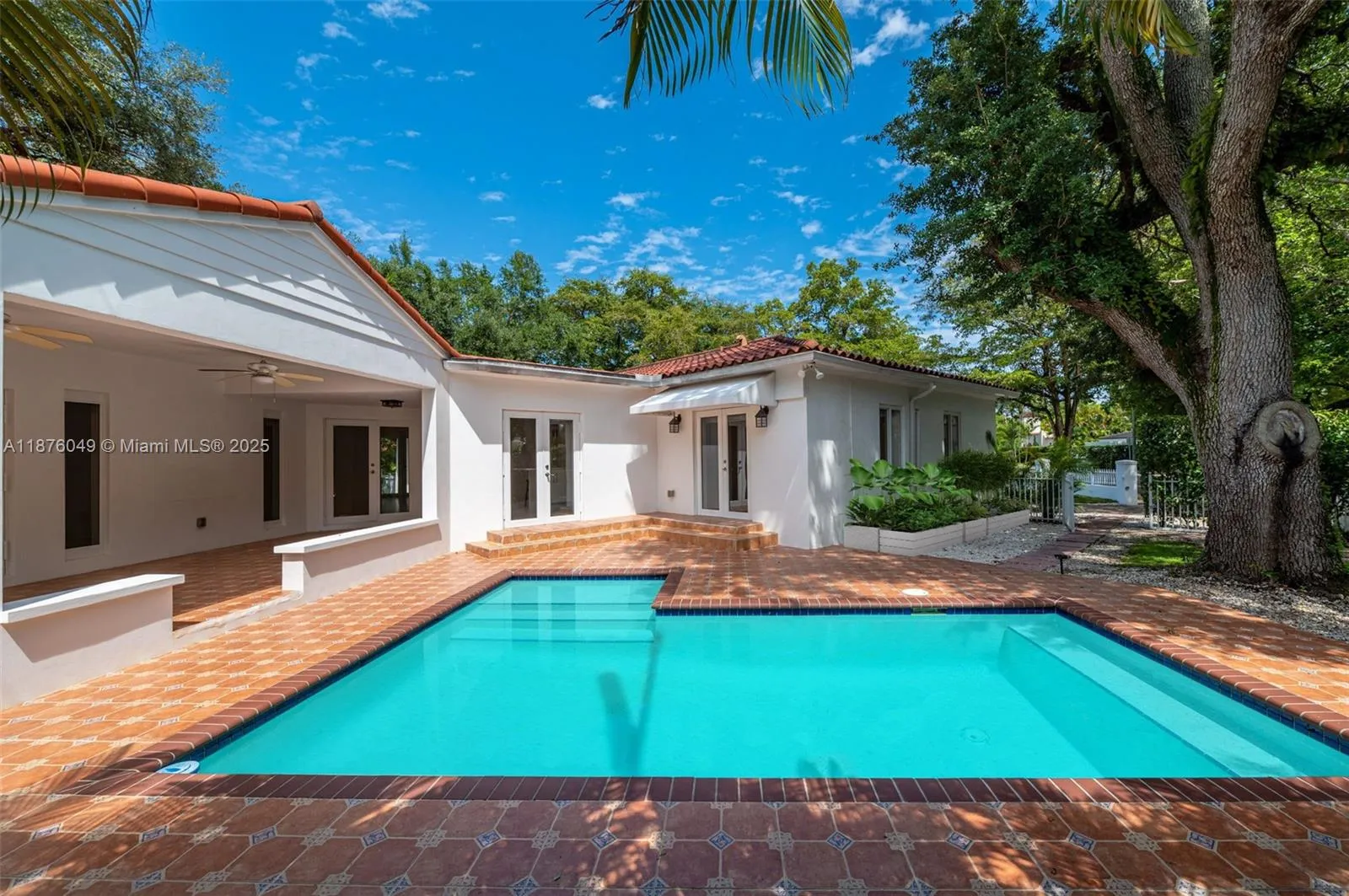 Coral Gables, Florida 33134, United States, 5 Bedrooms Bedrooms, ,4 BathroomsBathrooms,Residential,Active,216302