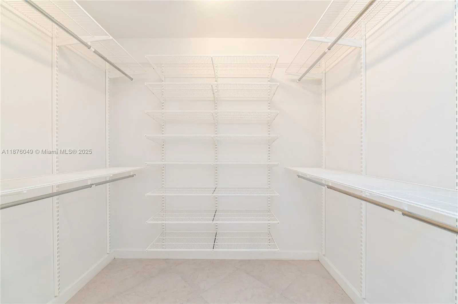 Coral Gables, Florida 33134, United States, 5 Bedrooms Bedrooms, ,4 BathroomsBathrooms,Residential,Active,216302