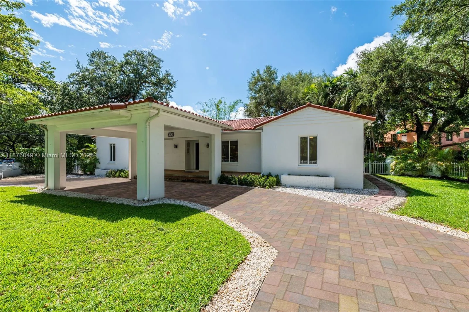 Coral Gables, Florida 33134, United States, 5 Bedrooms Bedrooms, ,4 BathroomsBathrooms,Residential,Active,216302