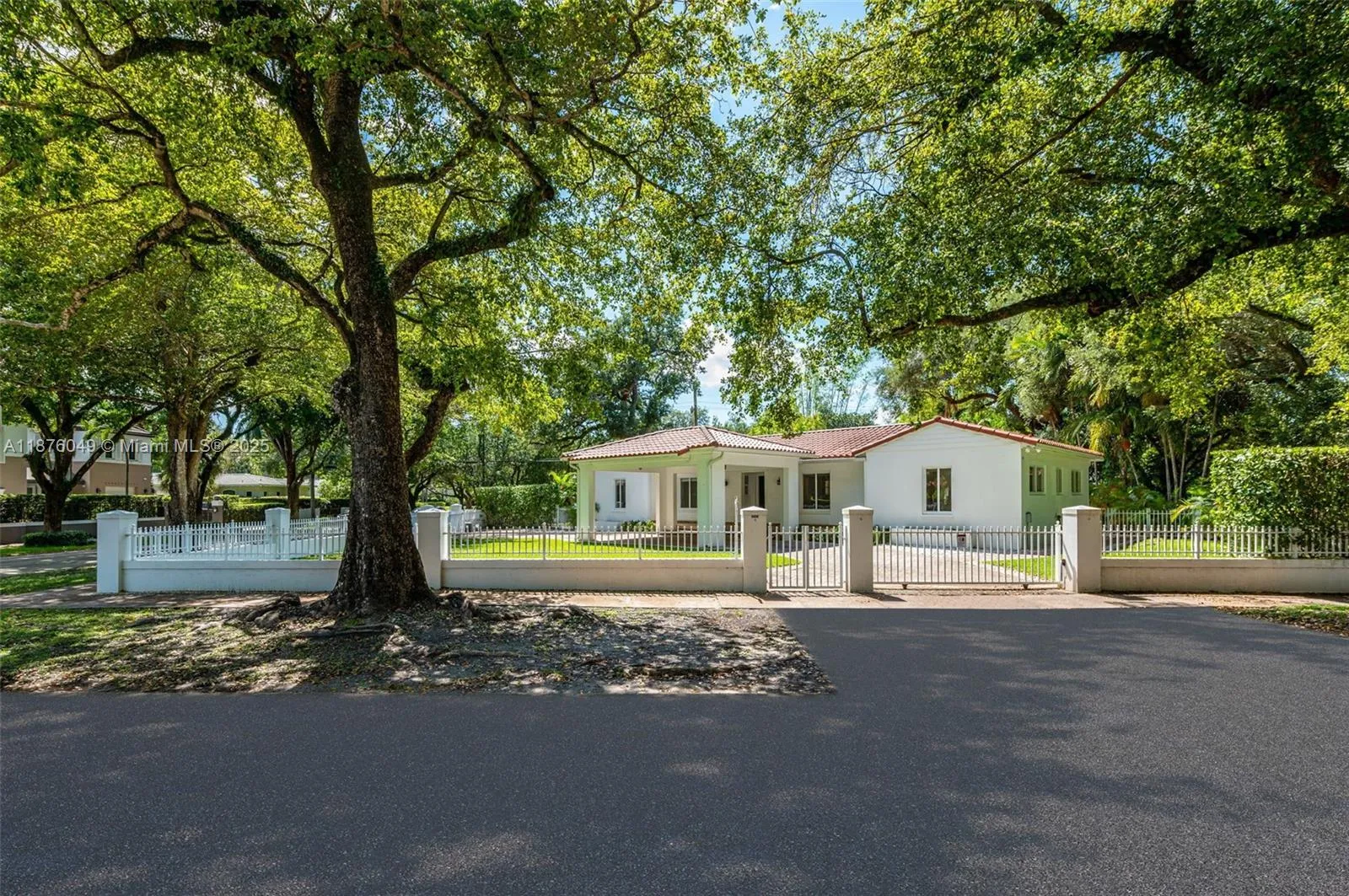 Coral Gables, Florida 33134, United States, 5 Bedrooms Bedrooms, ,4 BathroomsBathrooms,Residential,Active,216302 Coral Gables, Florida 33134, United States, 5 Bedrooms Bedrooms, ,4 BathroomsBathrooms,Residential,Active,216302