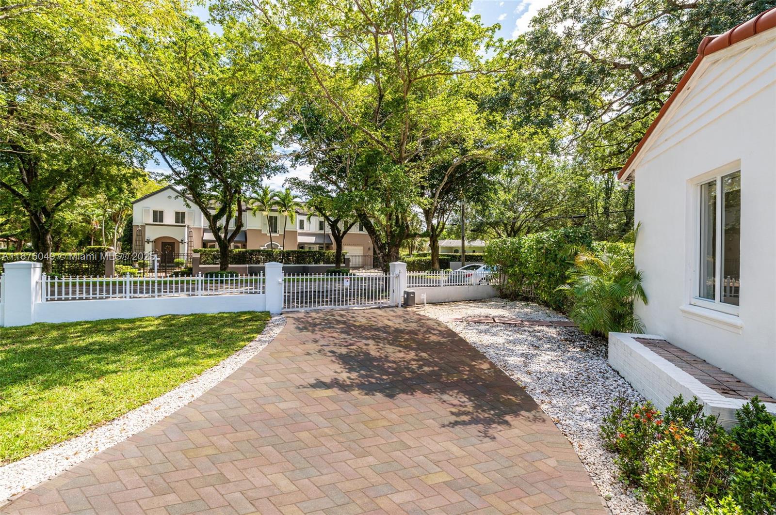 CORAL GABLES SEC E - Residential