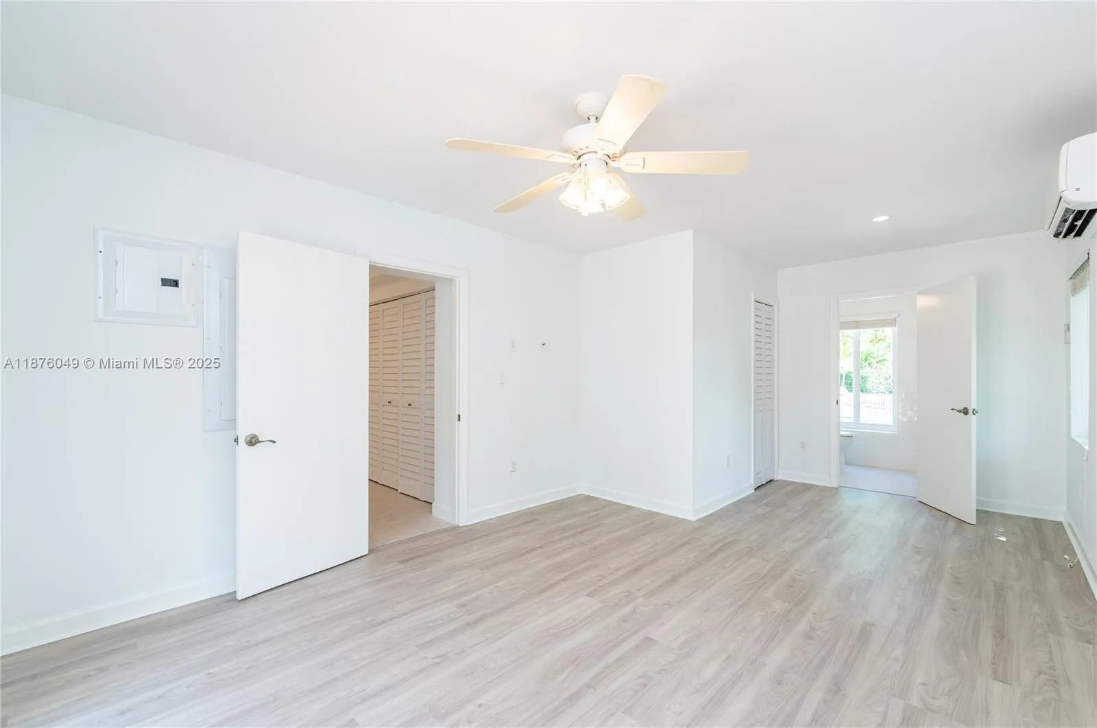 Coral Gables, Florida 33134, United States, 5 Bedrooms Bedrooms, ,4 BathroomsBathrooms,Residential,Active,216302