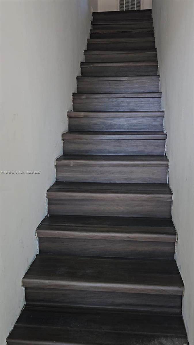 CROSS BRIAR I CONDO - Residential