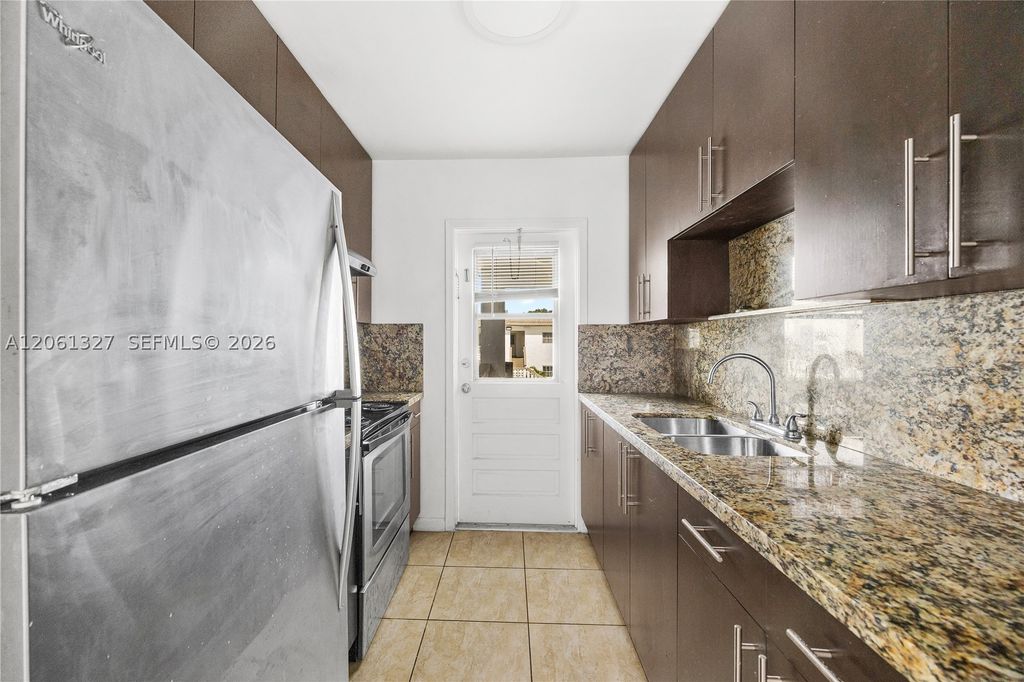 Photo of 5420 Hollywood Blvd #202, Hollywood, FL 33021 (MLS # A12061327)