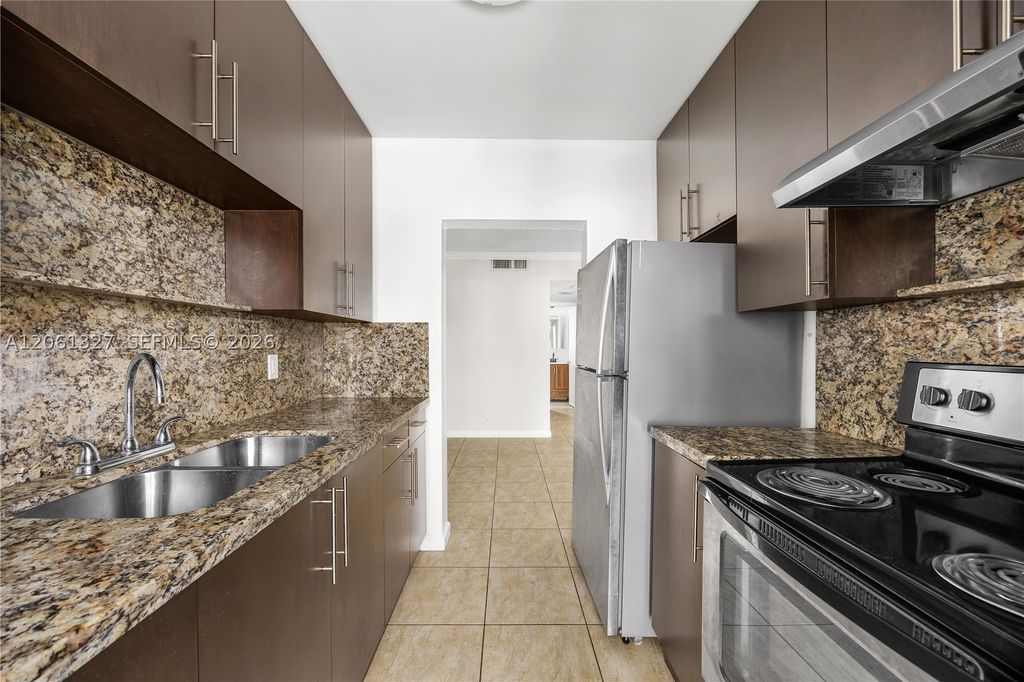 Photo of 5420 Hollywood Blvd #202, Hollywood, FL 33021 (MLS # A12061327)