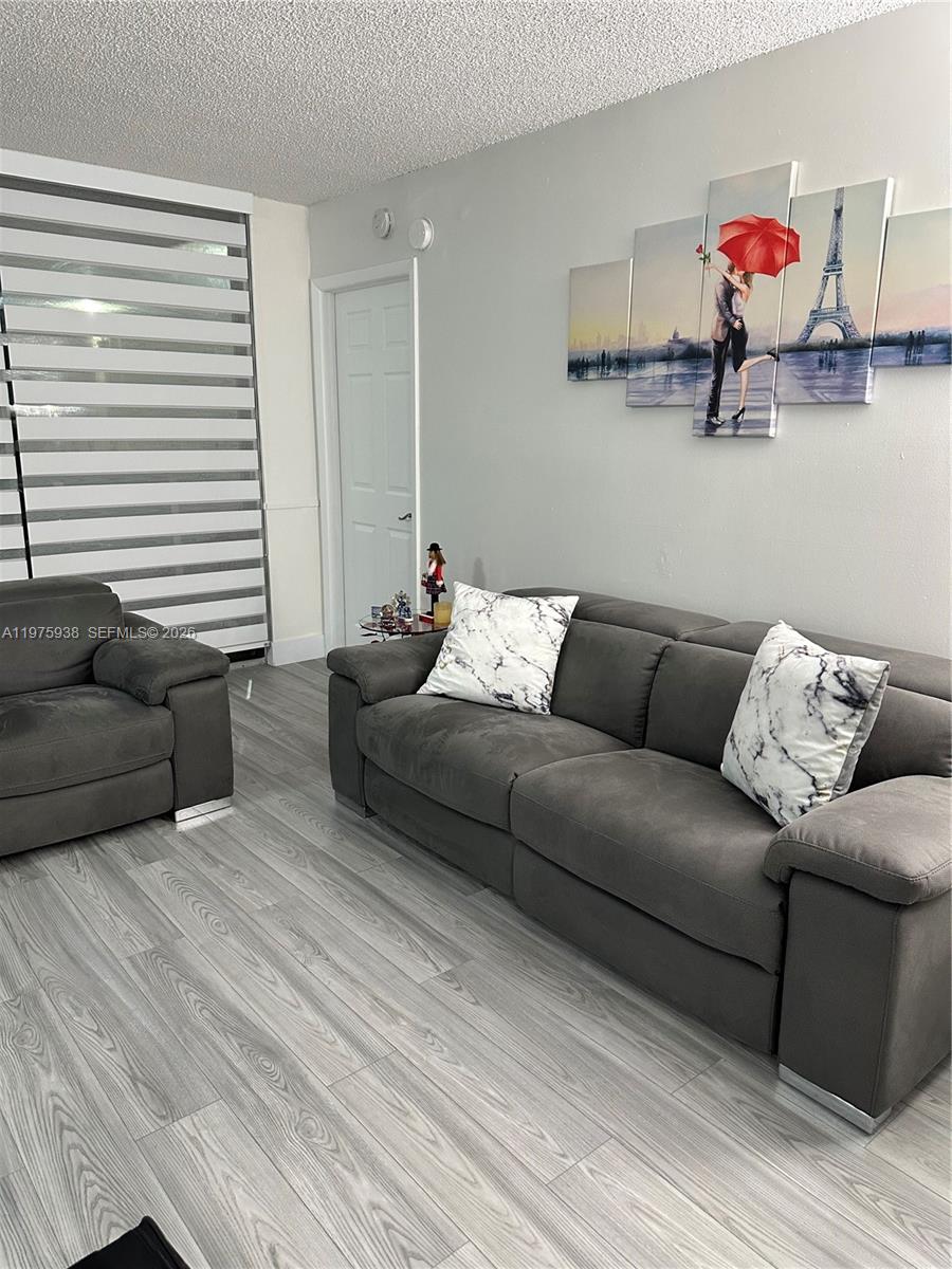 INTERNATIONAL TOWERS COND - Residential Lease